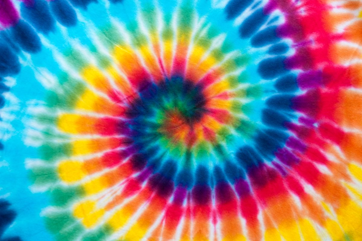 Tie Dying Project: Transform Your Sneakers With Tie Dye
