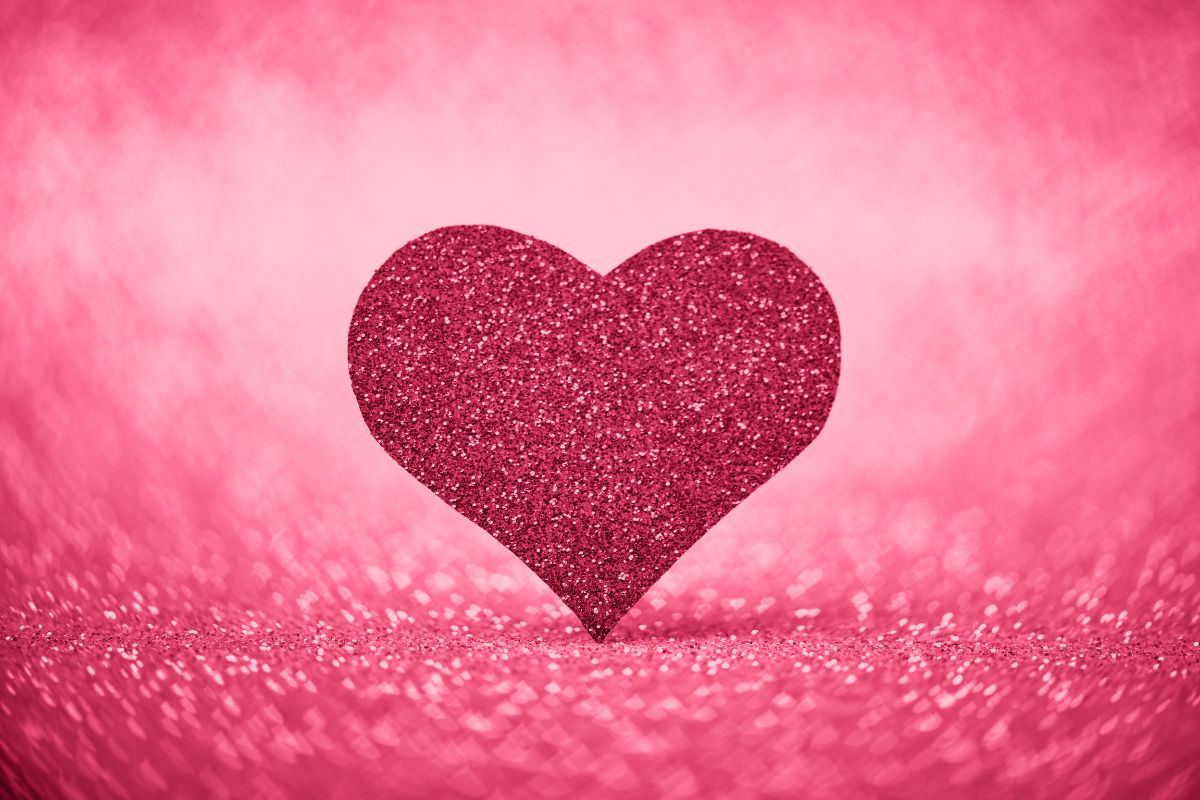Valentine's Day Craft Ideas: Glittered Heart Card